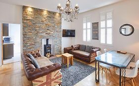 Host & Stay - Boutique Balcony